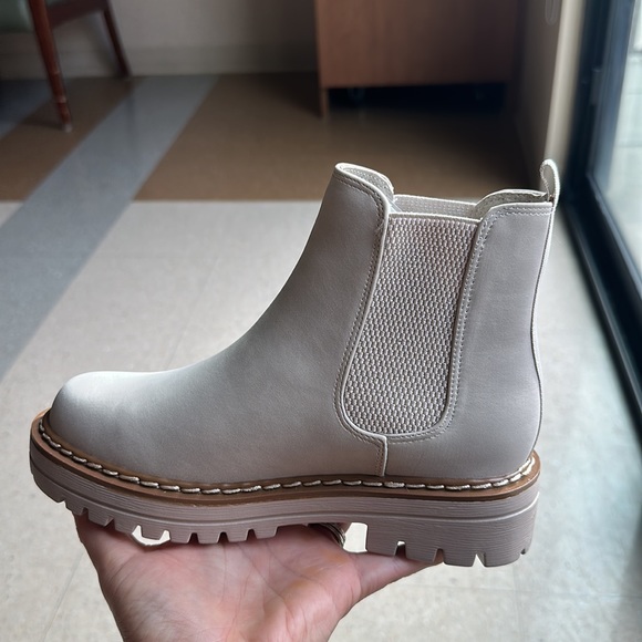 Nude Chelsea Lug sole Ankle boot - Picture 4 of 9